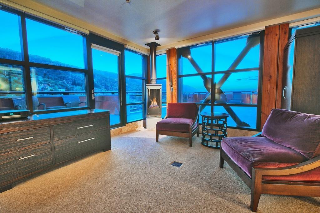 Main & Sky Villa Park City Room photo